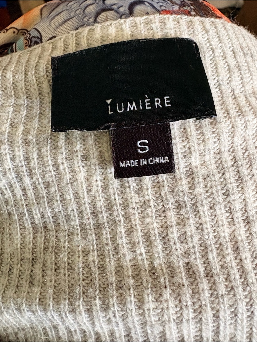 Light Gray V-Neck Tie-Hem Sweater - Picture 6 of 7